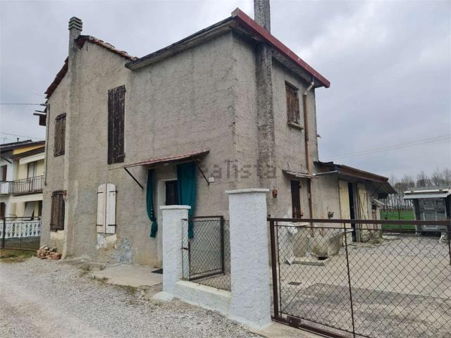 Rustico in vendita a Pasiano Di Pordenone, Friuli-Venezia Giulia