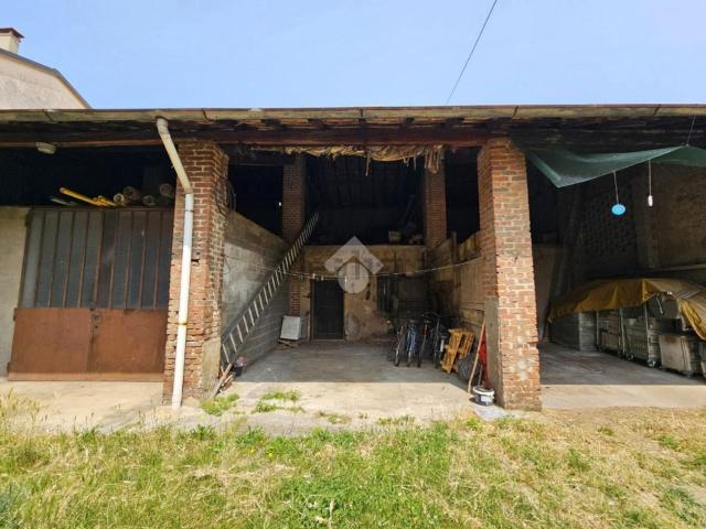 Rustico in vendita a Robecco Sul Naviglio, Lombardia