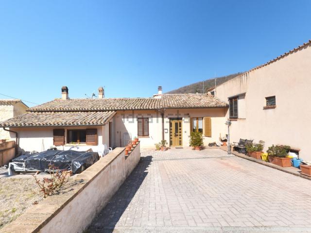 Rustico in vendita a Trevi, Umbria