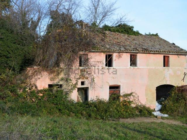 Rustico in vendita a Trecastelli, Marche