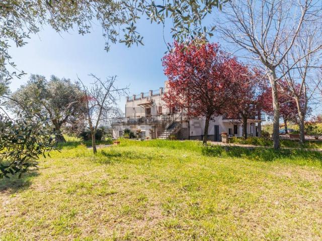 Rustico in vendita a Viterbo, Lazio