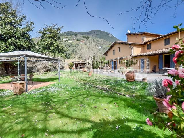 Rustico in vendita a Tonfano, Toscana