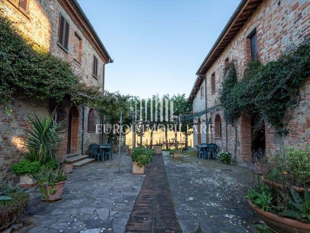Rustico in vendita a Torrita, Toscana