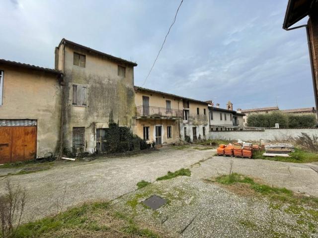 Rustico in vendita a Castiglione Delle Stiviere, Lombardia