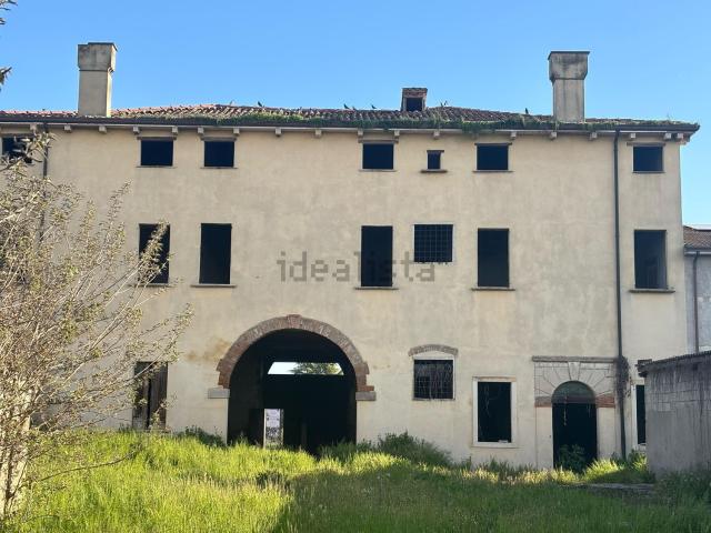 Rustico in vendita a Ronco All'adige, Veneto
