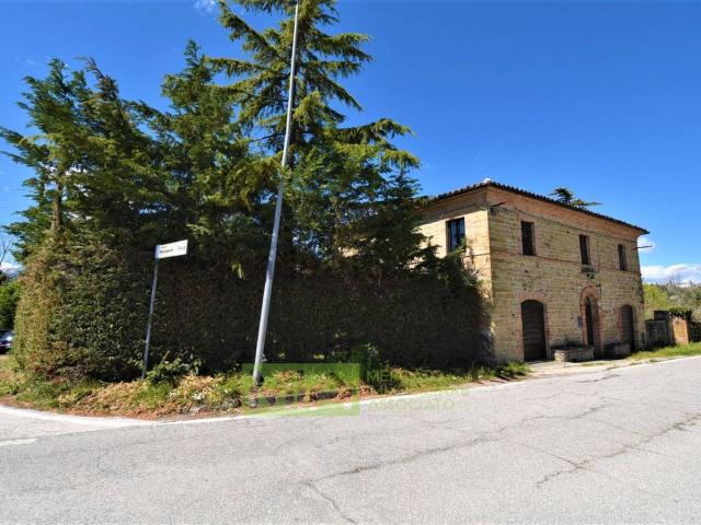 Rustico in vendita a Marche, Macerata