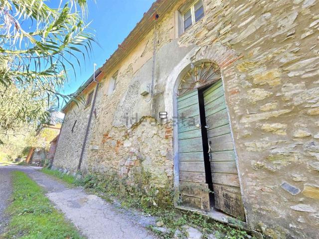 Rustico in vendita a Camaiore, Toscana