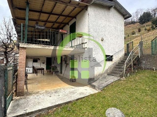 Rustico in vendita a Leffe, Lombardia