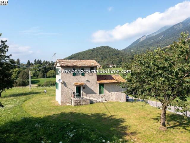 Rustico in vendita a San Zeno Di Montagna, Veneto