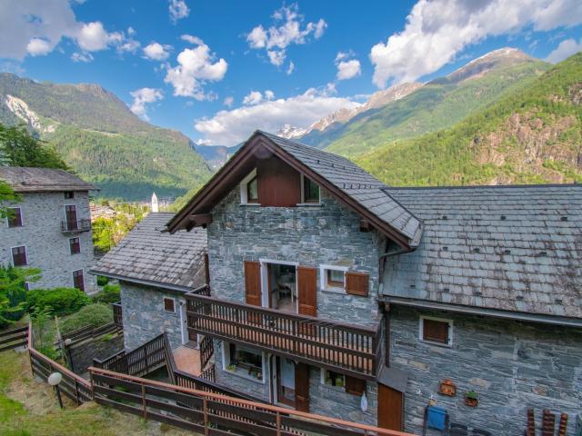 Rustico in vendita a Chiesa In Valmalenco, Lombardia