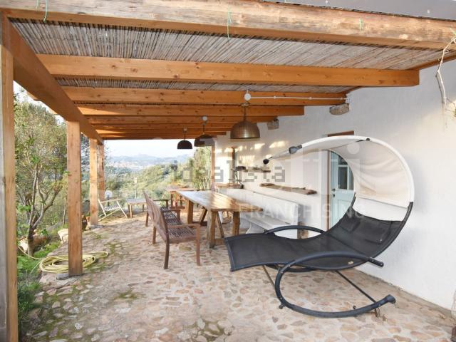 Rustico in vendita a San Pantaleo, Sassari