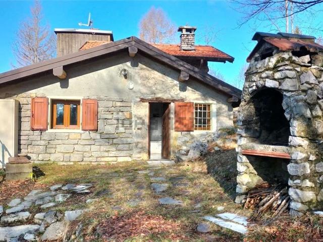 Rustico in vendita a Torre De' Busi, Lombardia
