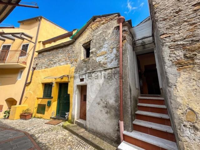 Rustico in vendita a Cipressa, Liguria