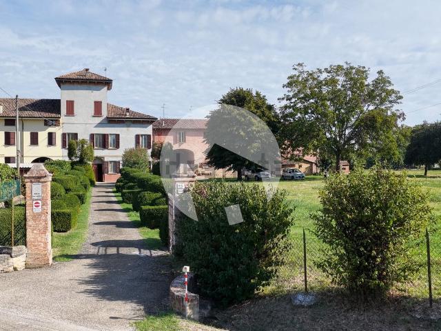 Rustico in vendita a Montecchio Emilia, Reggio nell'Emilia