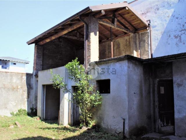 Rustico in vendita a Adro, Lombardia