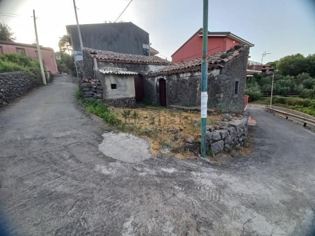 Rustico in vendita a Piedimonte Etneo, Sicilia