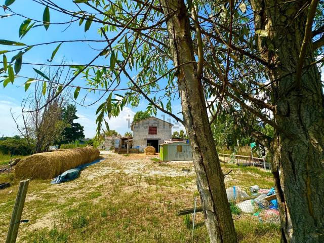 Rustico in vendita a Vittoria Apuana, Forte Dei Marmi