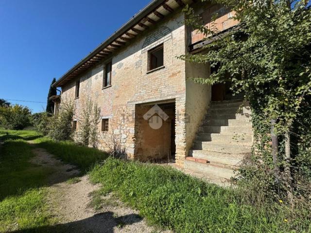 Rustico in vendita a Spello, Umbria