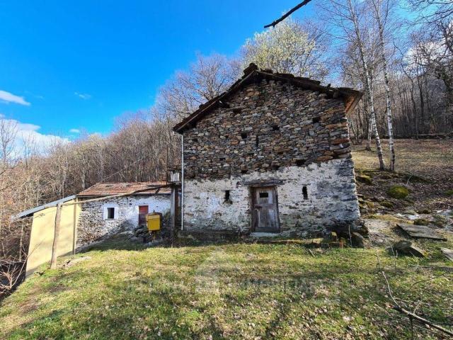 Rustico in vendita a Chiaro, Colico