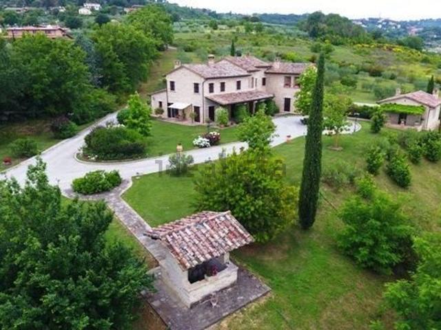 Rustico in vendita a Ponte San Giovanni, Cenerente