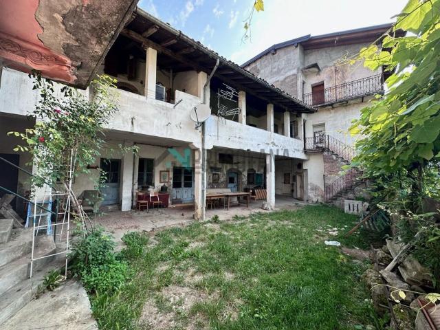 Rustico in vendita a Fino Del Monte, Lombardia