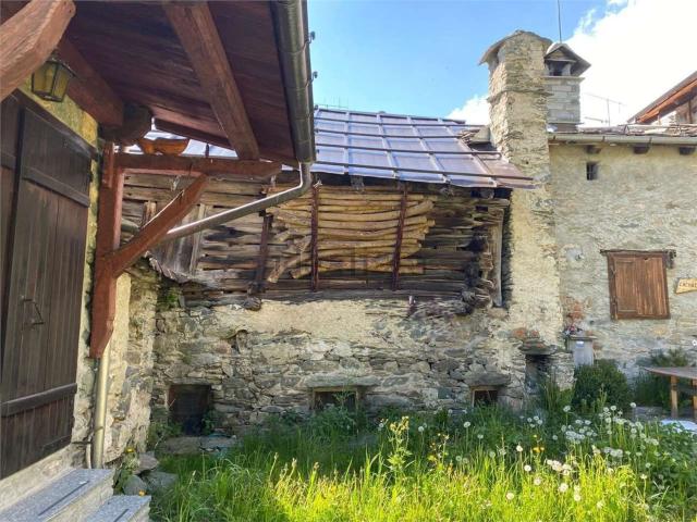 Rustico in vendita a Brusson, Aosta