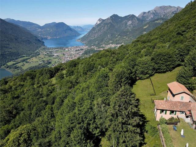 Rustico in vendita a Carlazzo, Lombardia