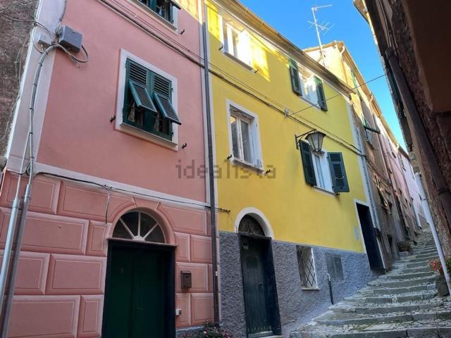 Rustico in vendita a Castiglione Chiavarese, Liguria