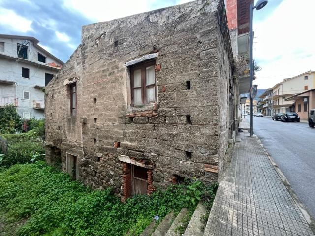 Rustico in vendita a Marina di Torrenova, Torrenova