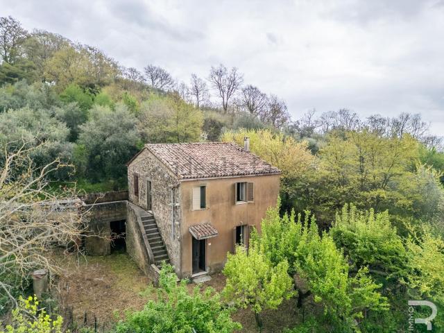 Rustico in vendita a Unione di Comuni Montani Colline del Fiora, Sorano