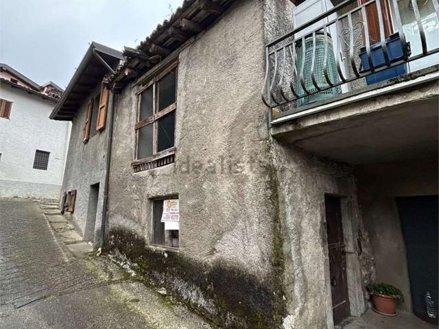Rustico in vendita a Colognola, Casazza
