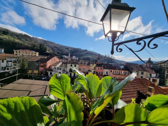 Rustico in vendita a Varese Ligure, Liguria