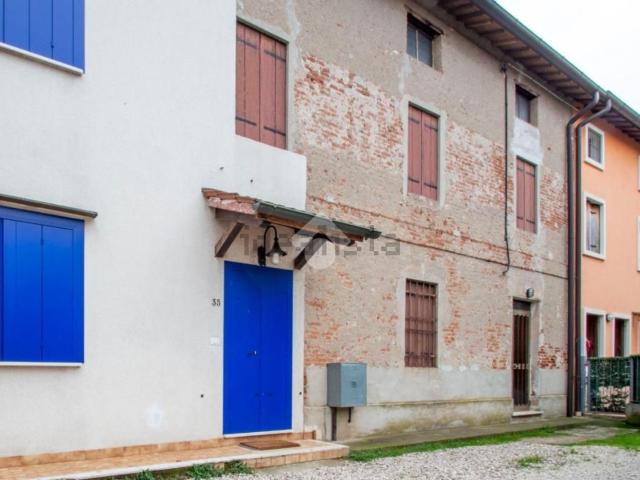 Rustico in vendita a Caldogno, Veneto