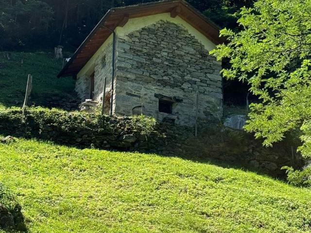 Rustico in vendita a Comunità montana della Valchiavenna, San Giacomo Filippo