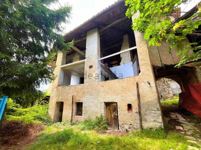 Rustico in vendita a Val di Chy, Piemonte