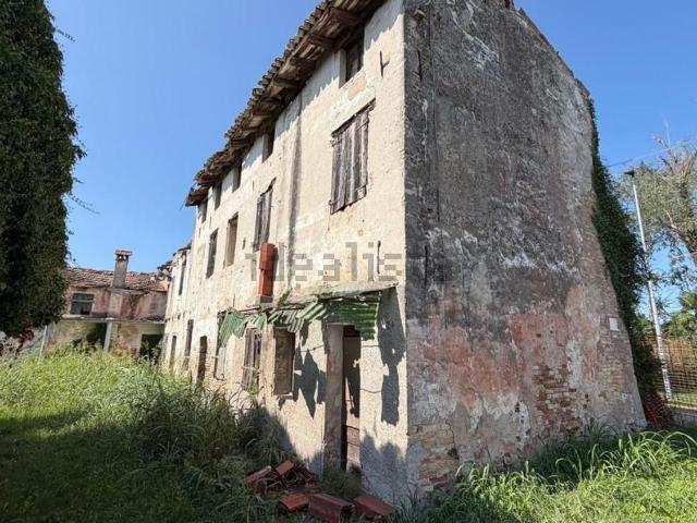 Rustico in vendita a Visinale / Visinâl, Pasiano di Pordenone