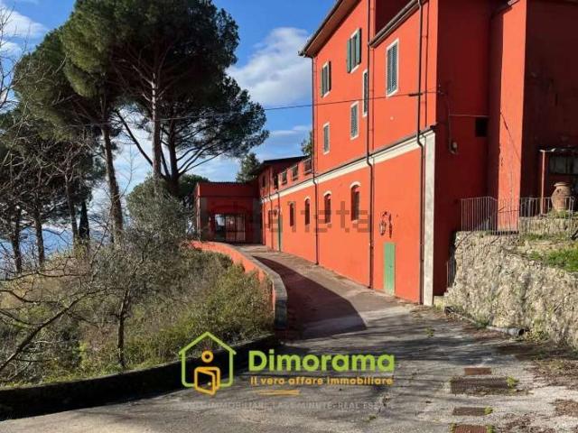 Rustico in vendita a Montale Alto, Montale
