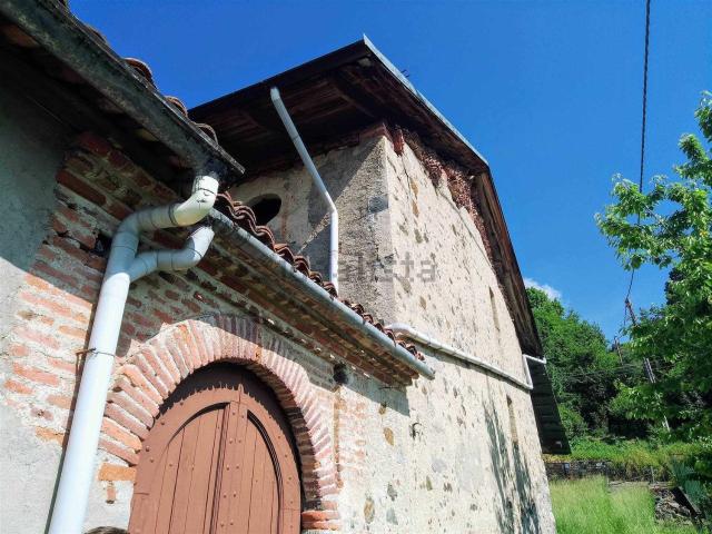 Rustico in vendita a Valdilana, Piemonte