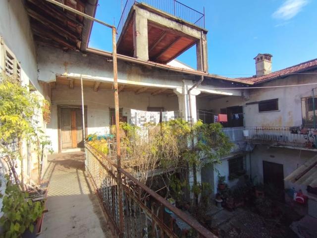 Rustico in vendita a Arosio, Lombardia