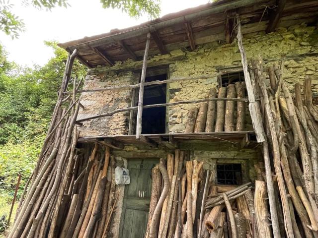 Rustico in vendita a Valle Cannobina, Piemonte