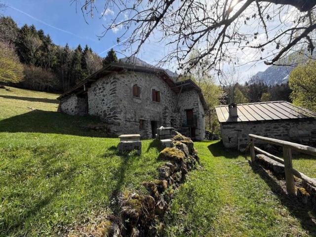 Rustico in vendita a Comunità montana della valle Camonica, Sonico