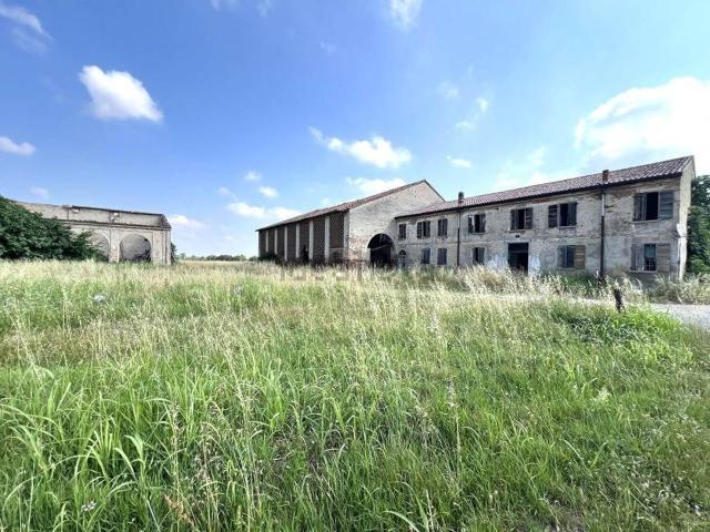 Rustico in vendita a Roncoferraro, Lombardia