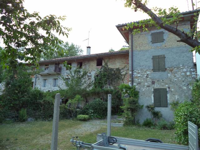 Rustico in vendita a Moruzzo, Friuli-Venezia Giulia