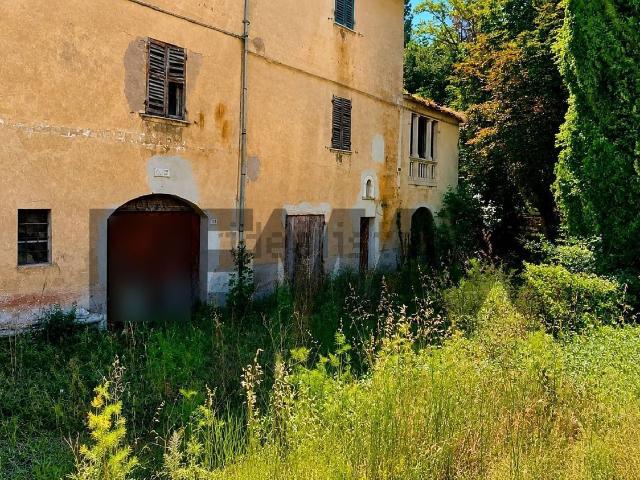 Rustico in vendita a Gualdo Tadino, Umbria