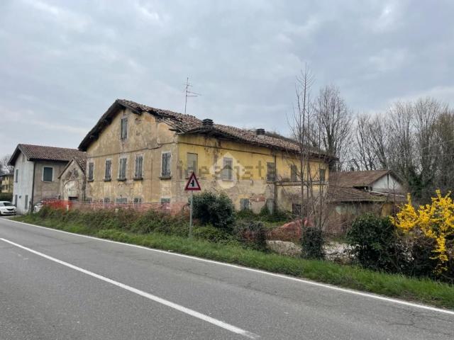 Rustico in vendita a Terra di Mezzo, Re