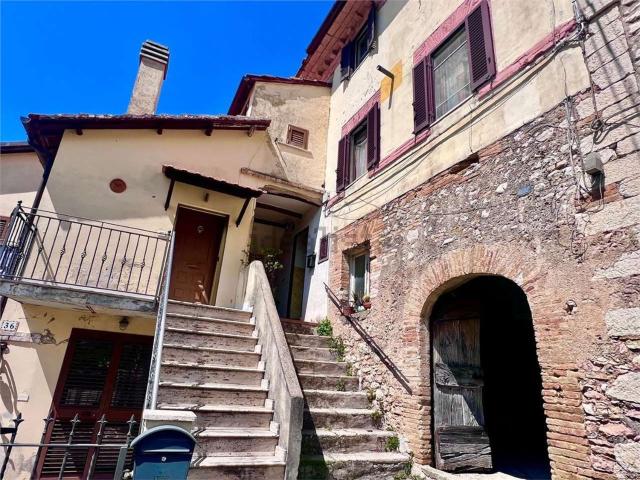 Rustico in vendita a Stroncone, Umbria