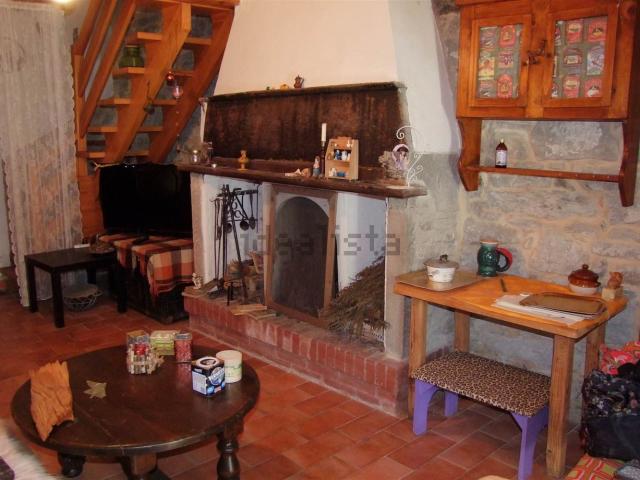 Rustico in vendita a Unione di Comuni Valdarno e Valdisieve, Londa