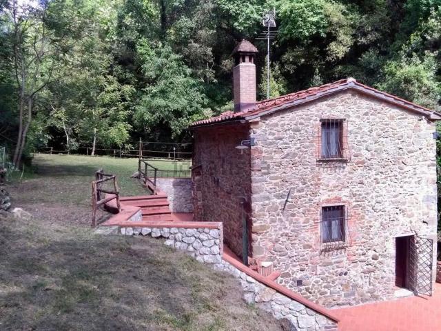 Rustico in vendita a Borgano, Lamporecchio