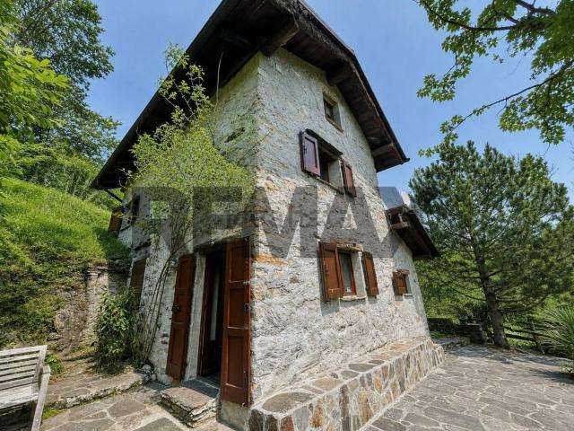Rustico in vendita a Valle Cannobina, Piemonte