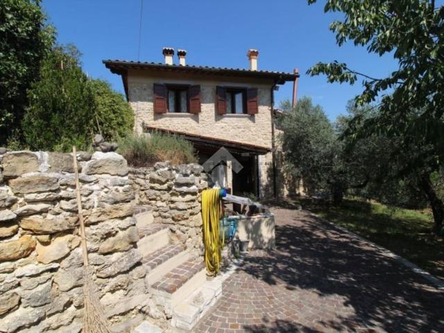 Rustico in vendita a Ginestra, Monteleone Sabino